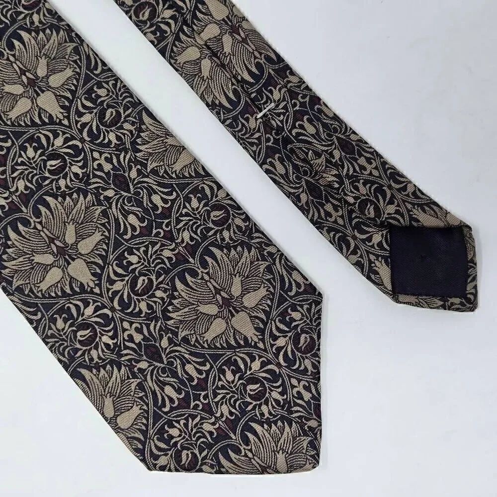 METROPOLITAN MUSEUM OF ART SILK TIE TAN OLIVE GREEN FLORAL BAROQUE 3.25" X 55"